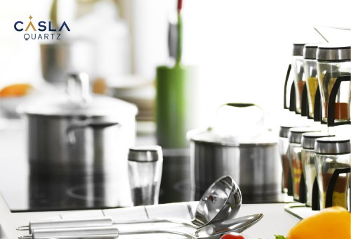 Có nên đặt chảo/nồi nóng trên mặt đá thạch anh nhân tạo?